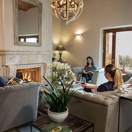 Farm stay Borgo Argiano