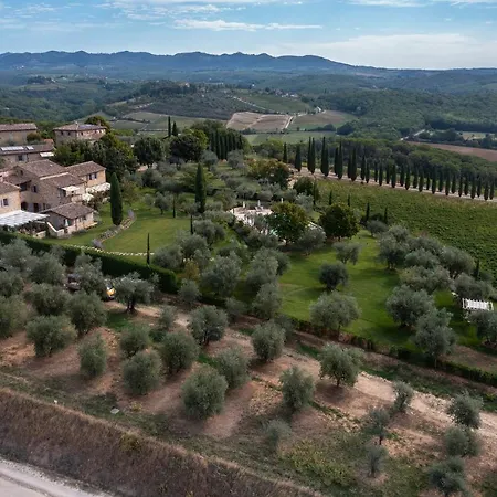 مزرعة للإقامة Borgo Argiano كاستيلْنْوافو بيراردين